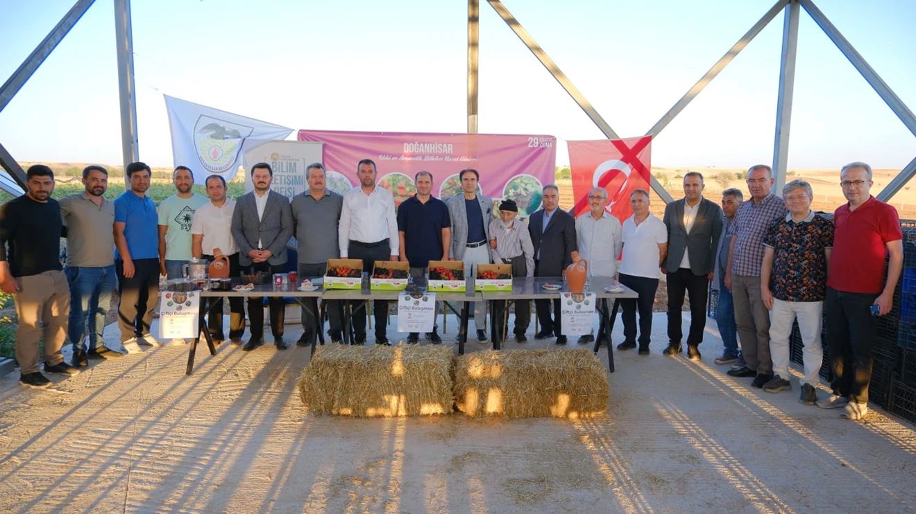  Selçuk Üniversitesi Bilim İletişimi Ofisi, Doğanhisar’da çiftçilerle buluştu